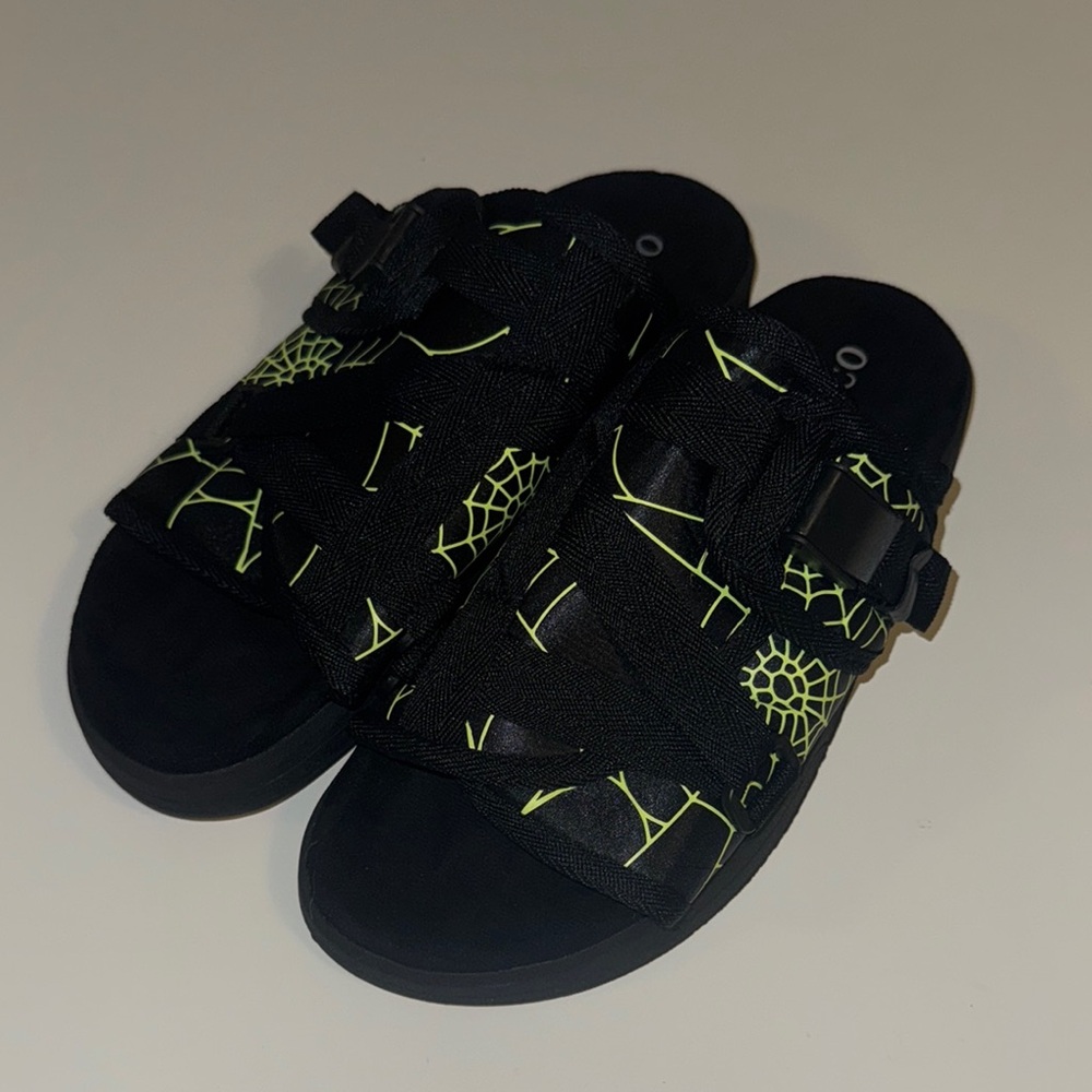 Black and Green Dracoslides Sandals with Adjustable Straps